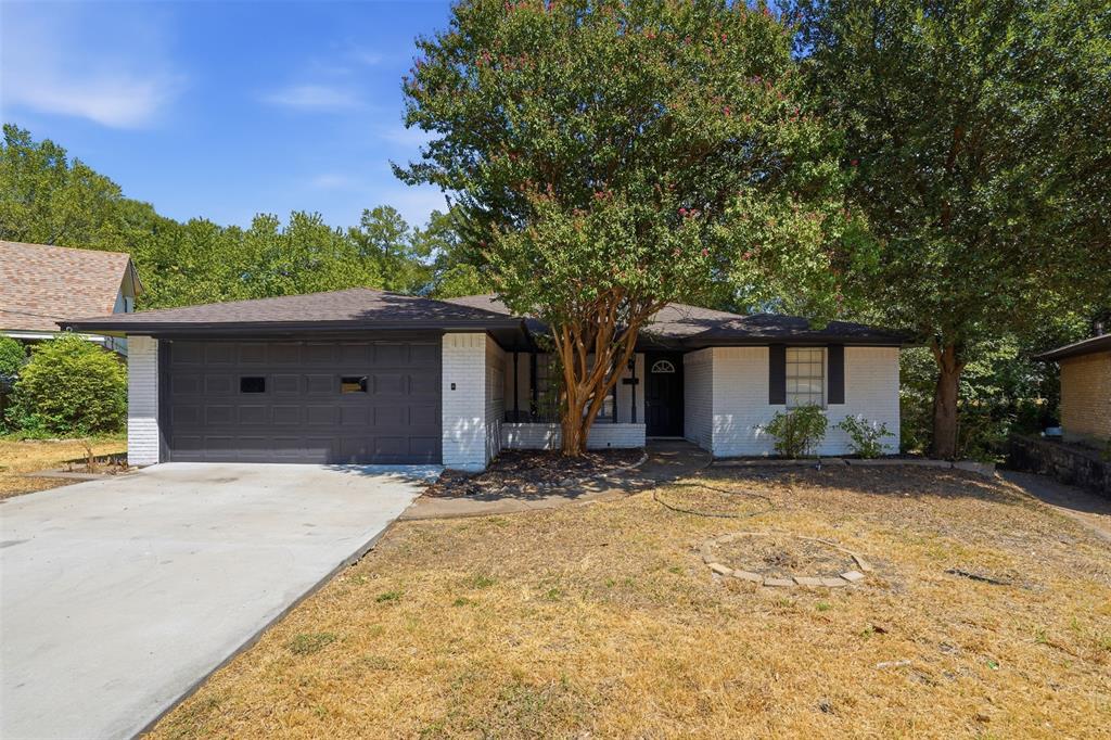 439 Shorewood Drive Property Photo 1