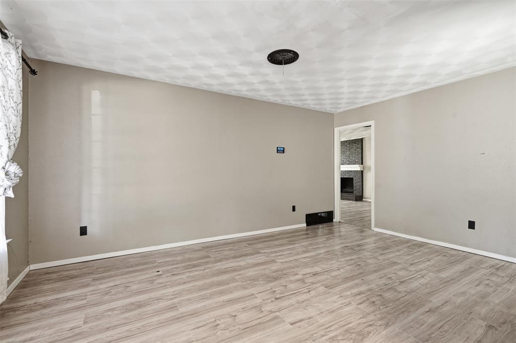 439 Shorewood Drive Property Photo 3