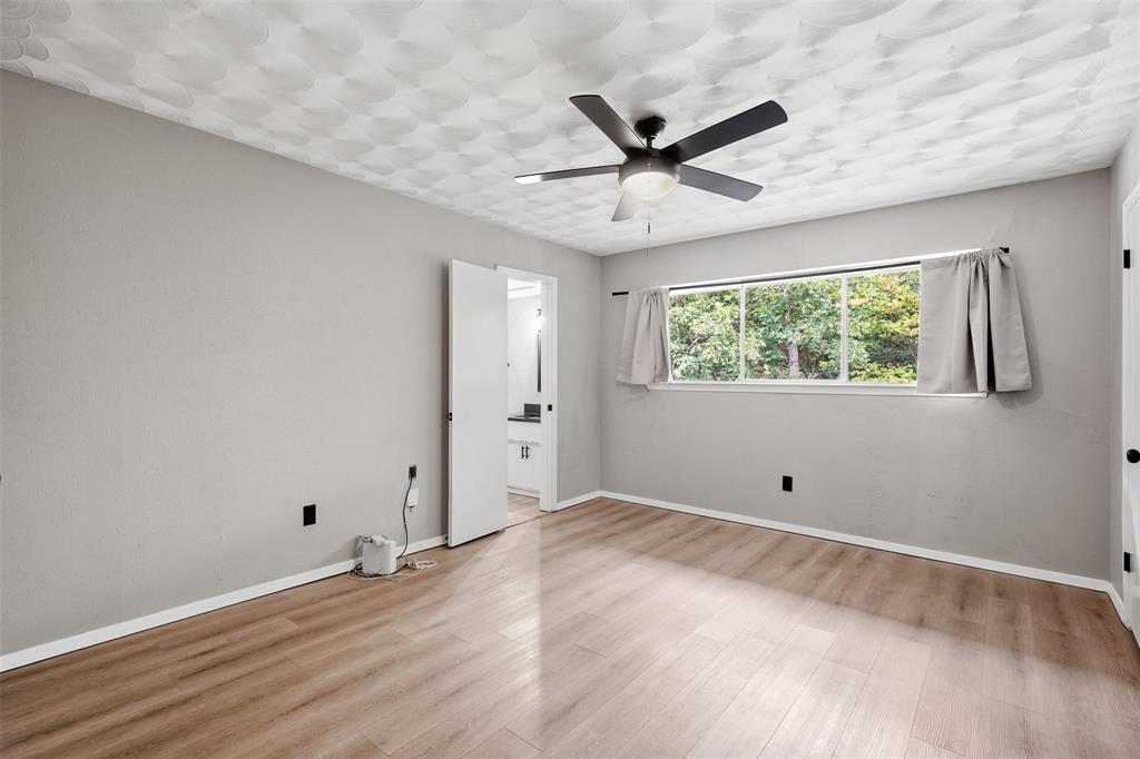 439 Shorewood Drive Property Photo 17