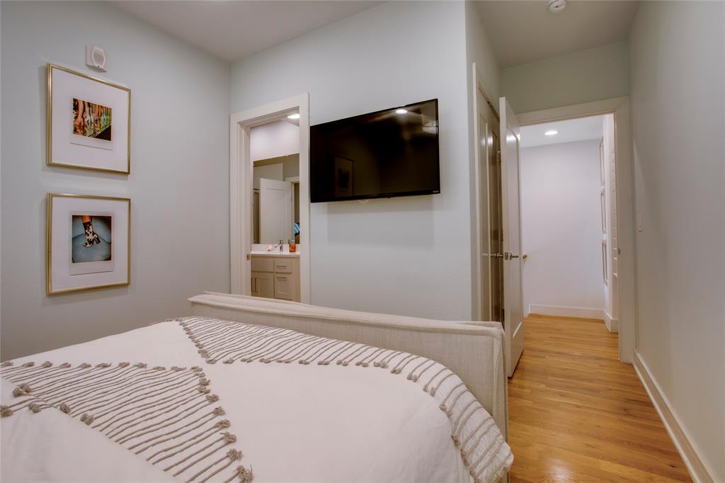 2127 Clark Street 103 Property Photo 22