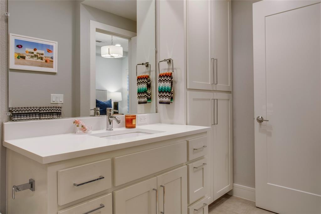 2127 Clark Street 103 Property Photo 23