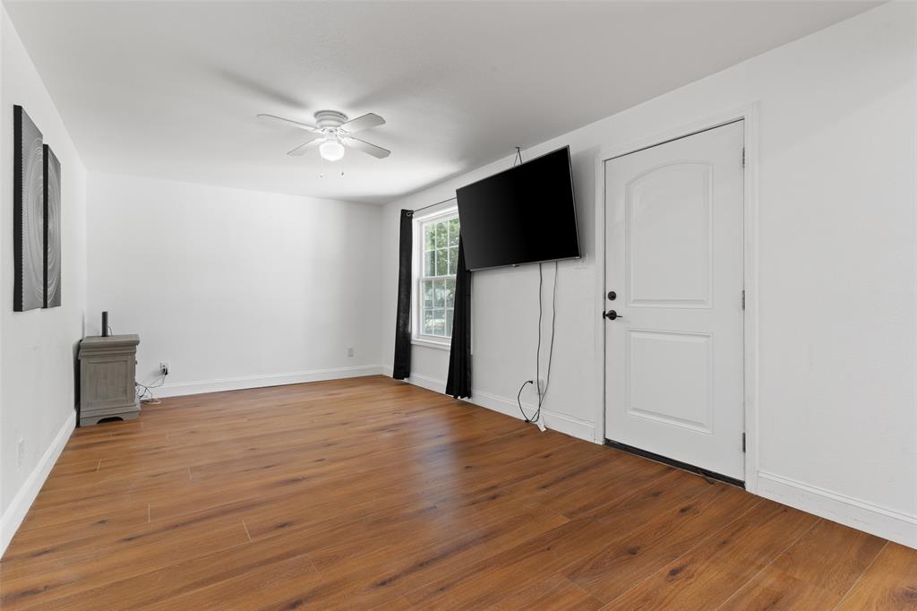 2803 Dennis Circle Property Photo 3