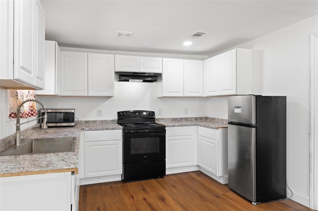 2803 Dennis Circle Property Photo 10