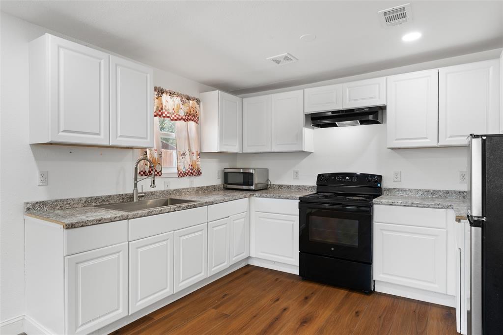 2803 Dennis Circle Property Photo 11