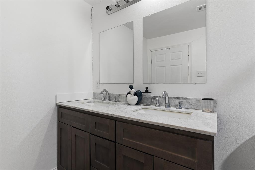 2803 Dennis Circle Property Photo 21