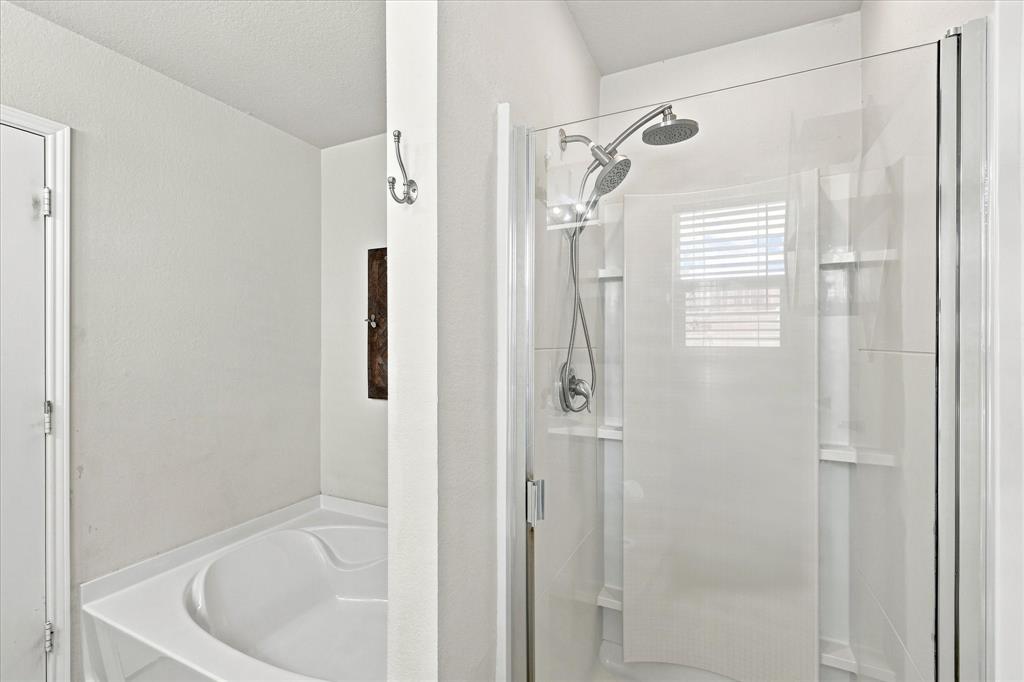 9900 Amosite Drive Property Photo 18