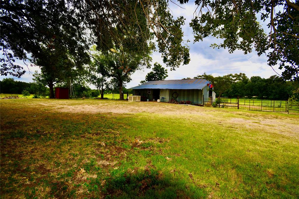 324 County Road 317 Property Photo 28