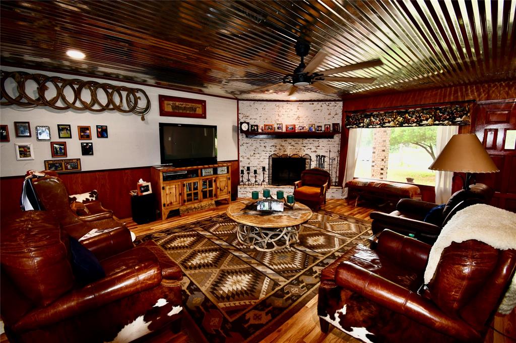 324 County Road 317 Property Photo 30
