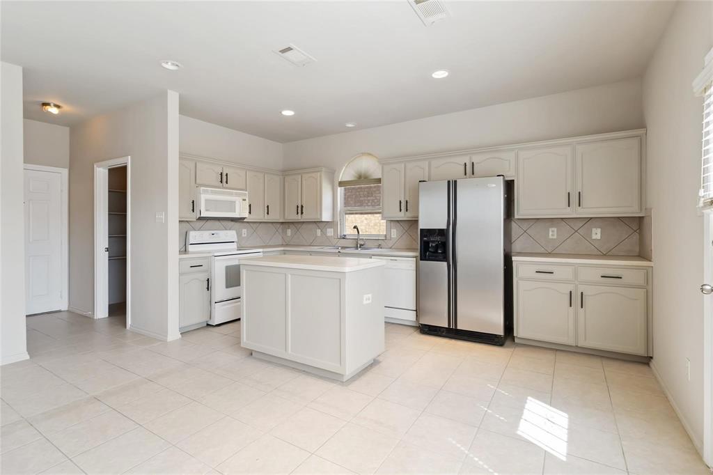 2680 Silver Hill Drive Property Photo 3