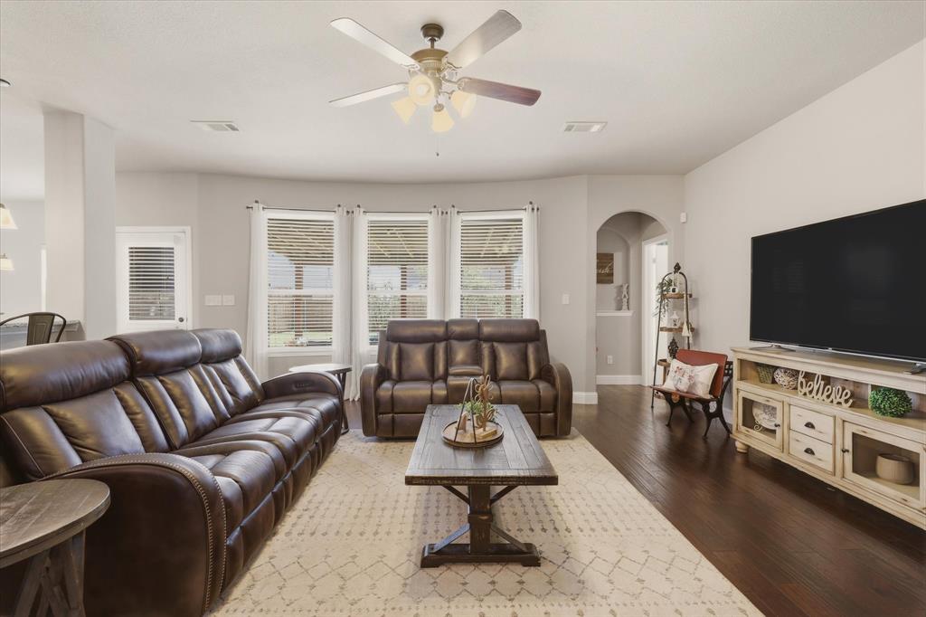 2918 Winchester Avenue Property Photo 7