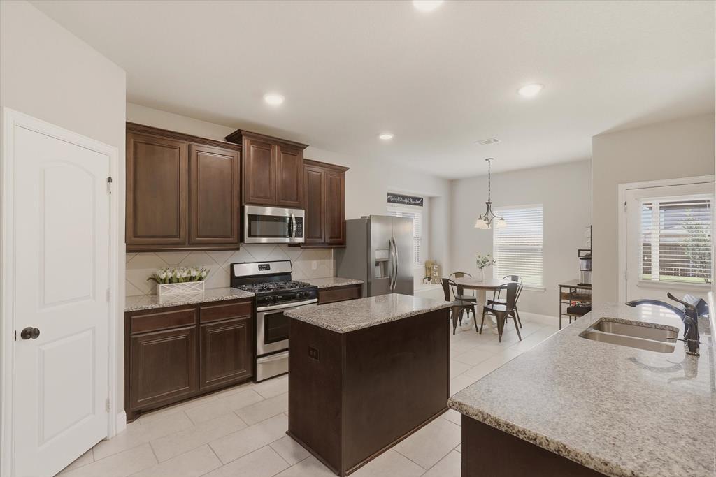 2918 Winchester Avenue Property Photo 11