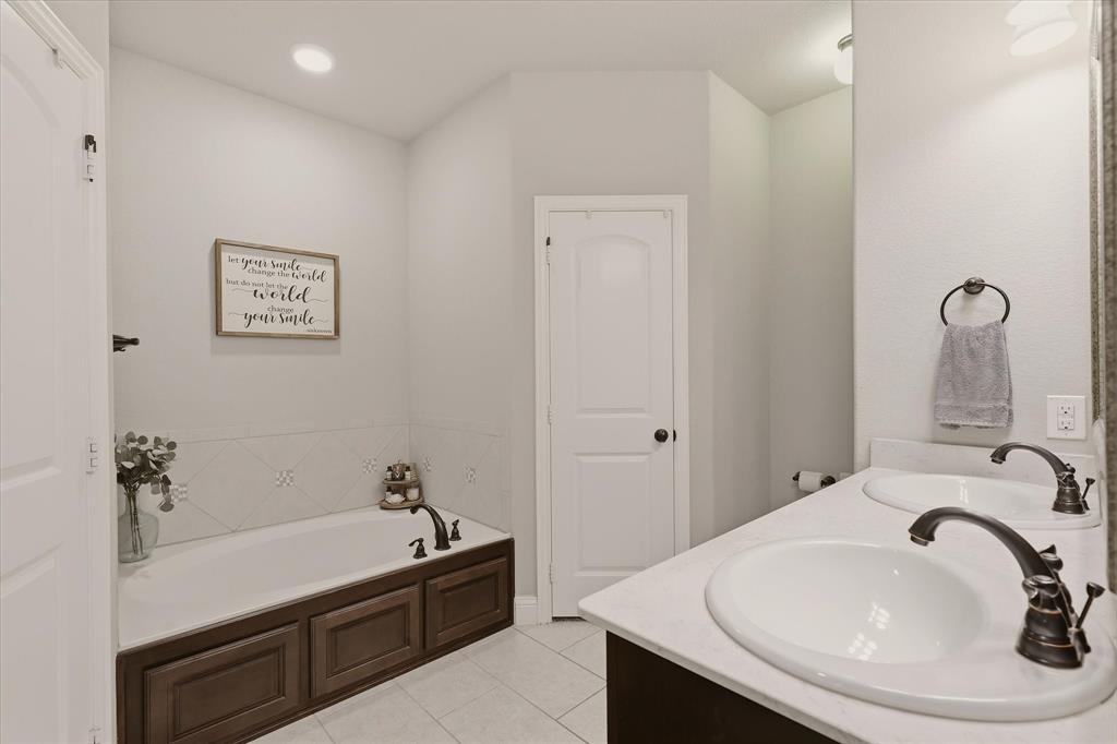 2918 Winchester Avenue Property Photo 20