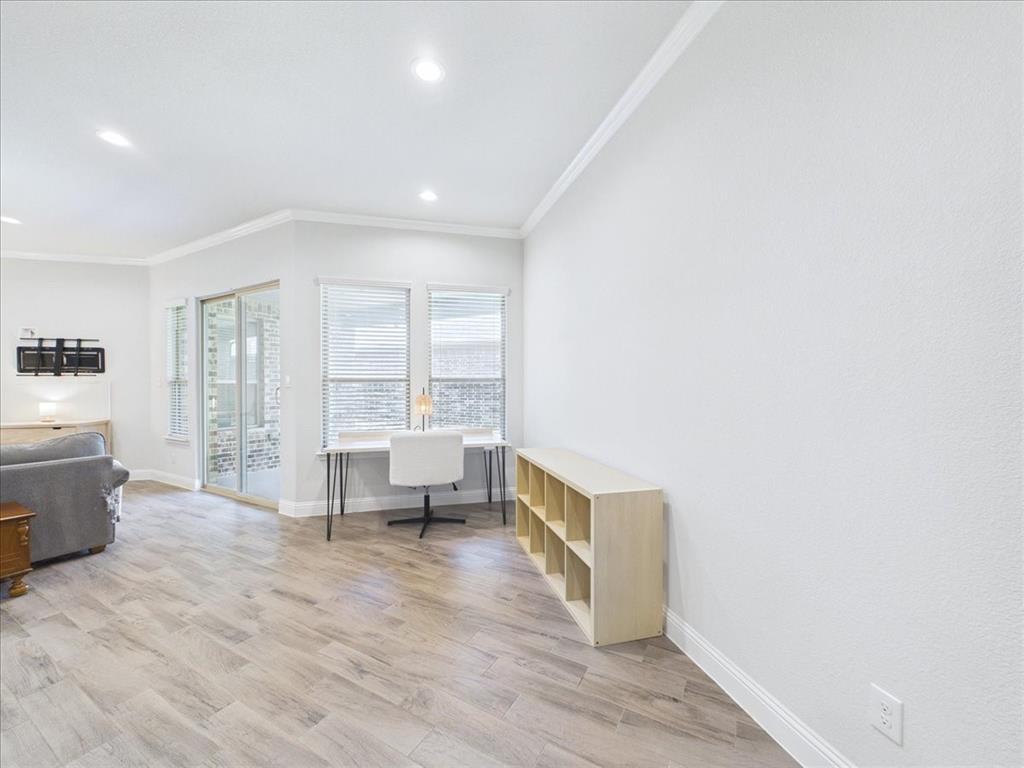 916 Boardwalk Way Property Photo 13