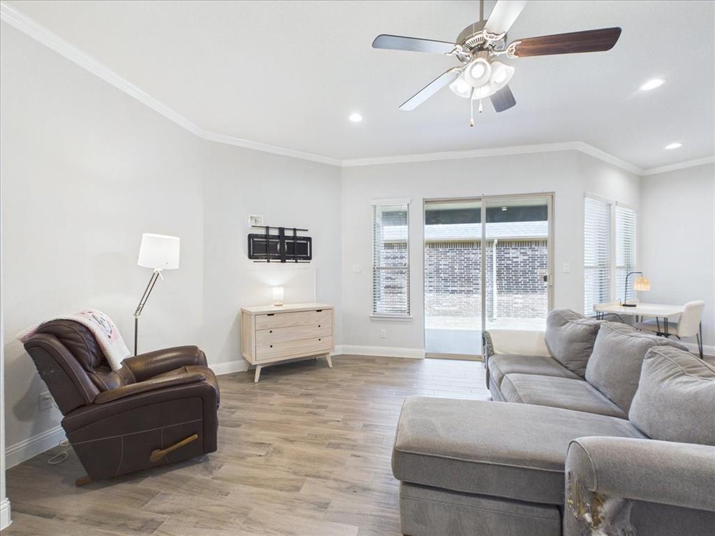 916 Boardwalk Way Property Photo 15