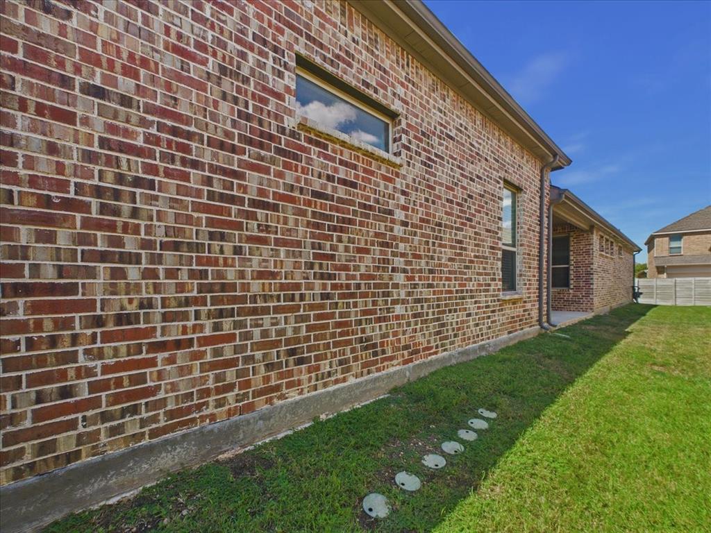 916 Boardwalk Way Property Photo 24