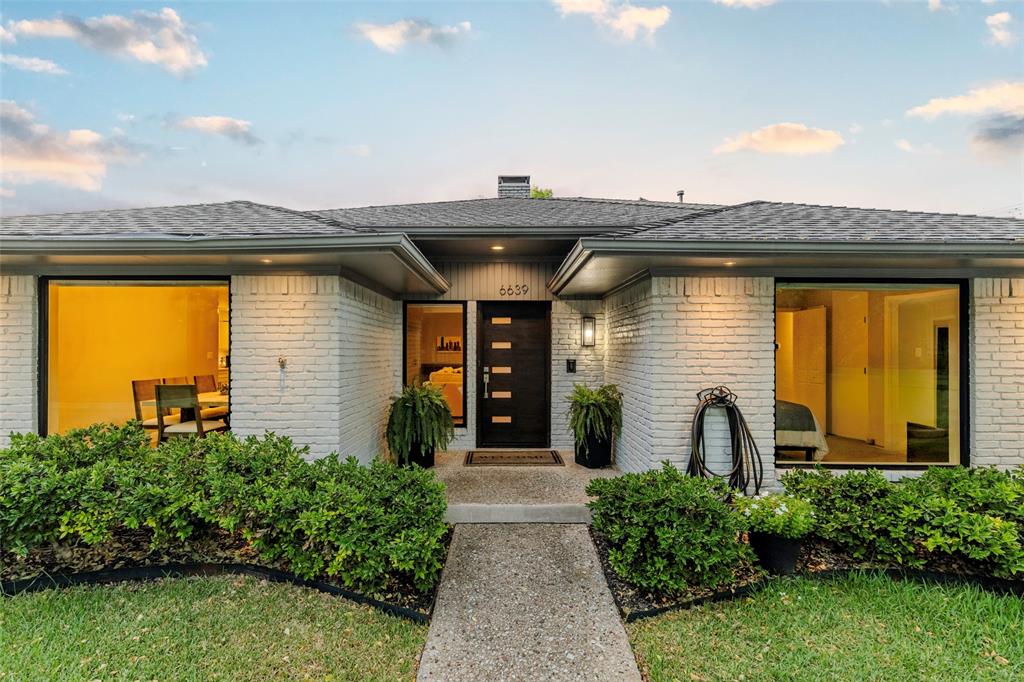 6639 Clearhaven Circle Property Photo 2