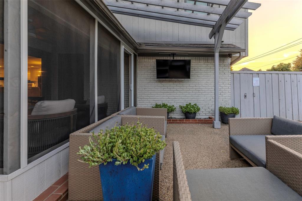 6639 Clearhaven Circle Property Photo 23
