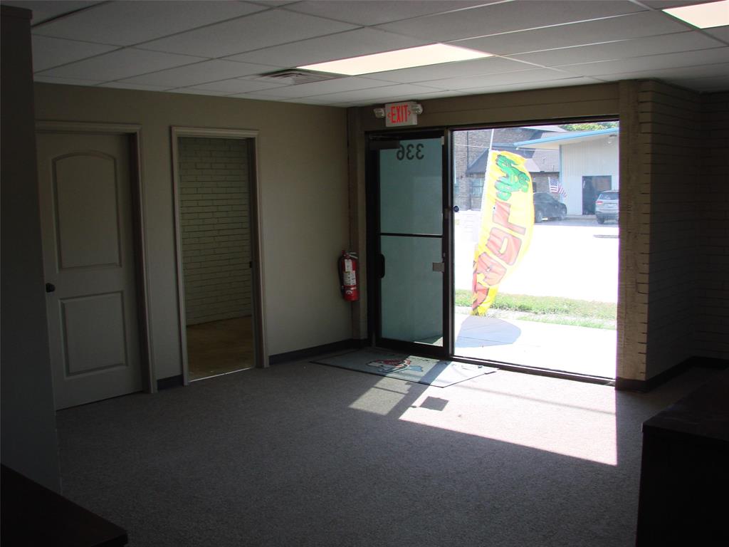 336 N Grand Avenue Property Photo 5