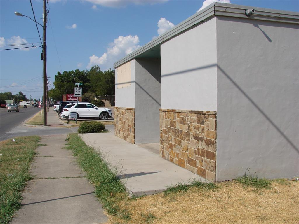 336 N Grand Avenue Property Photo 12