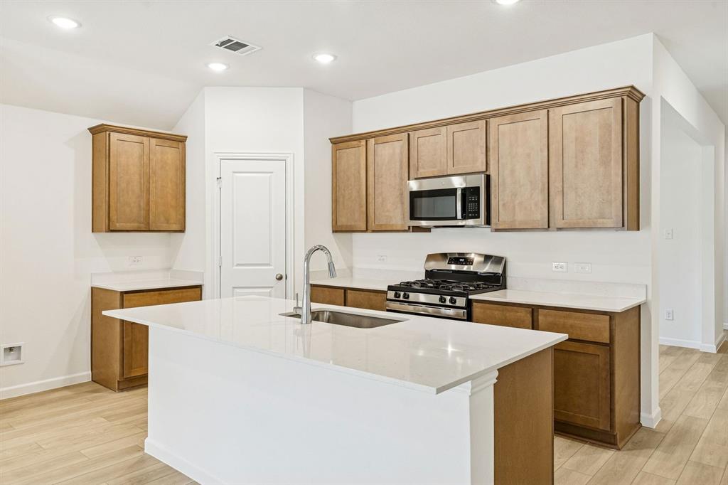 2506 Canadian Way Property Photo 3