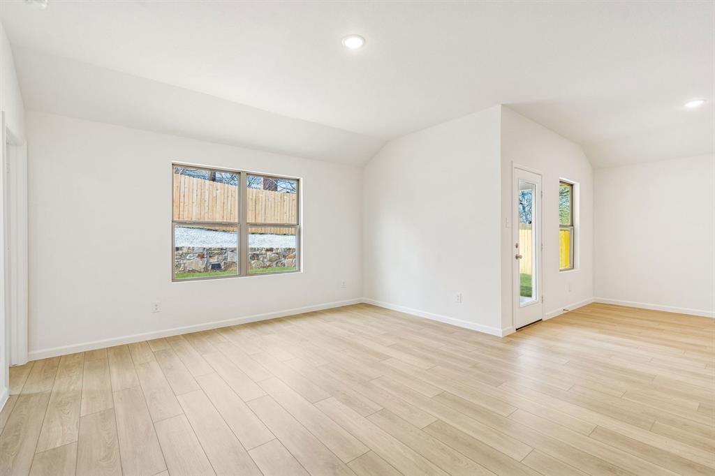 2506 Canadian Way Property Photo 6