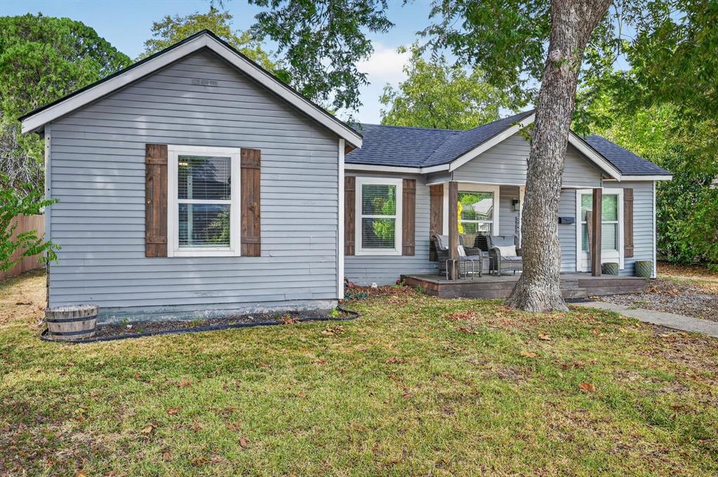 209 Cynisca Street Property Photo 1
