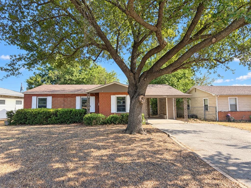 1109 E Ikard Street Property Photo 1