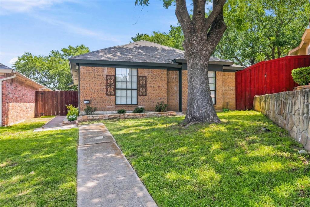 1803 Sherwood Place Property Photo 1