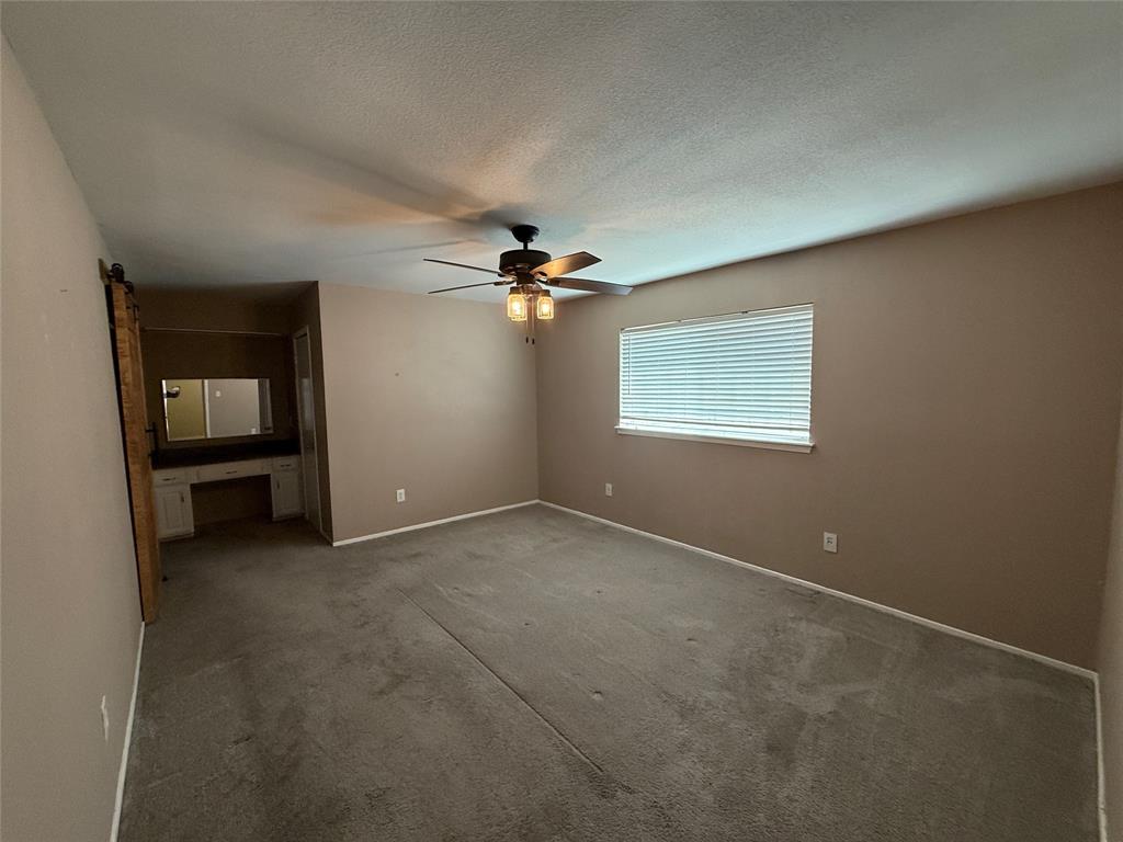 355 Ridgecrest Drive Property Photo 8