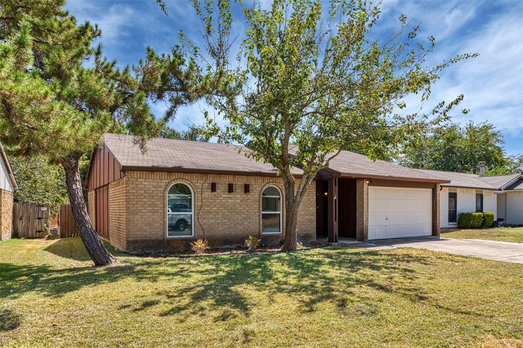 722 Circle Cove Drive Property Photo 2