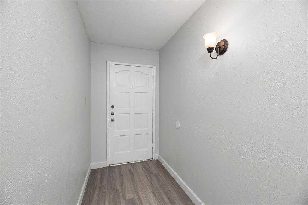 722 Circle Cove Drive Property Photo 4
