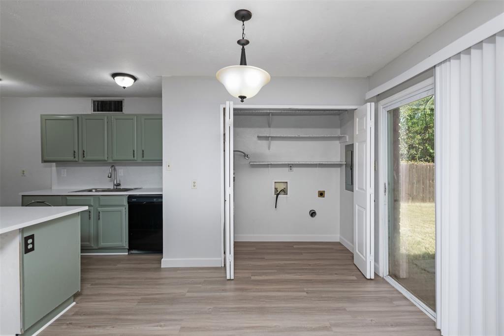 722 Circle Cove Drive Property Photo 8