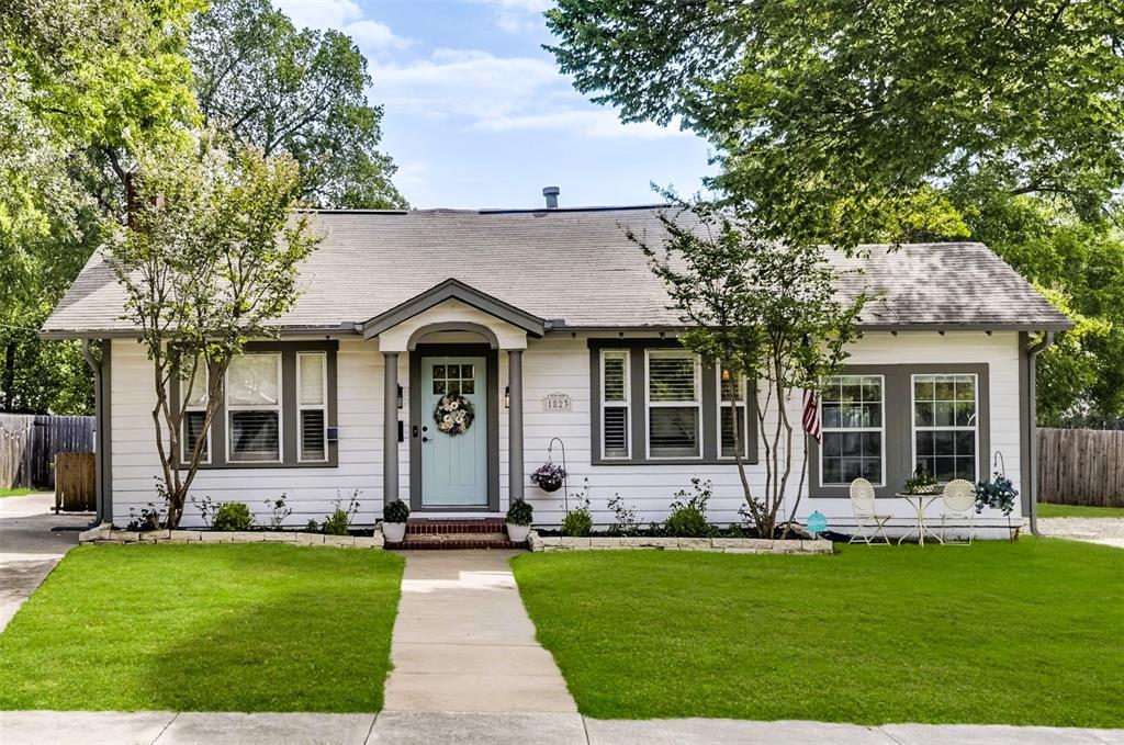1823 Tremont Avenue Property Photo 1