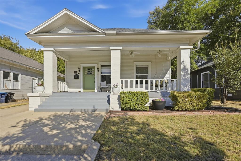 2227 College Avenue Property Photo 1