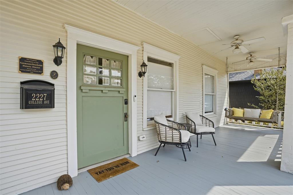 2227 College Avenue Property Photo 4
