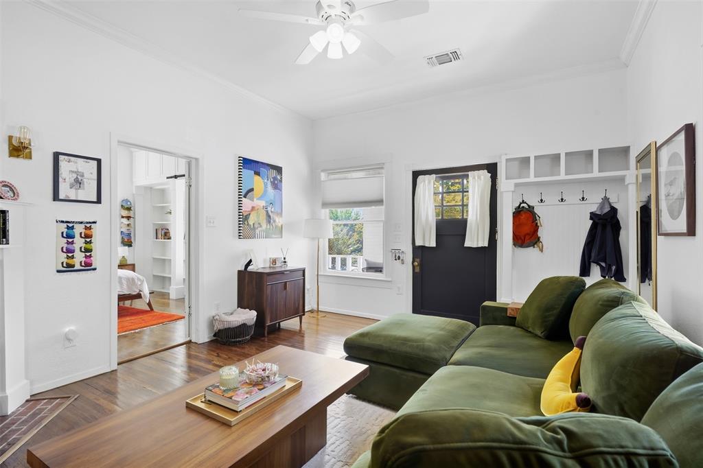 2227 College Avenue Property Photo 7