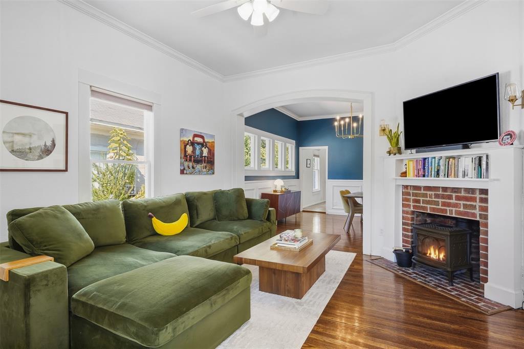 2227 College Avenue Property Photo 10