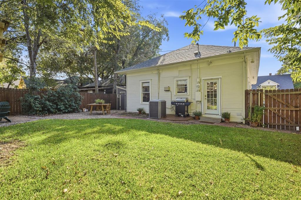 2227 College Avenue Property Photo 26