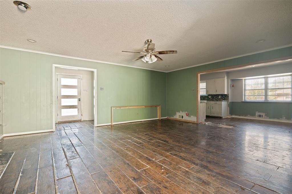 1717 Douglas Drive Property Photo 3