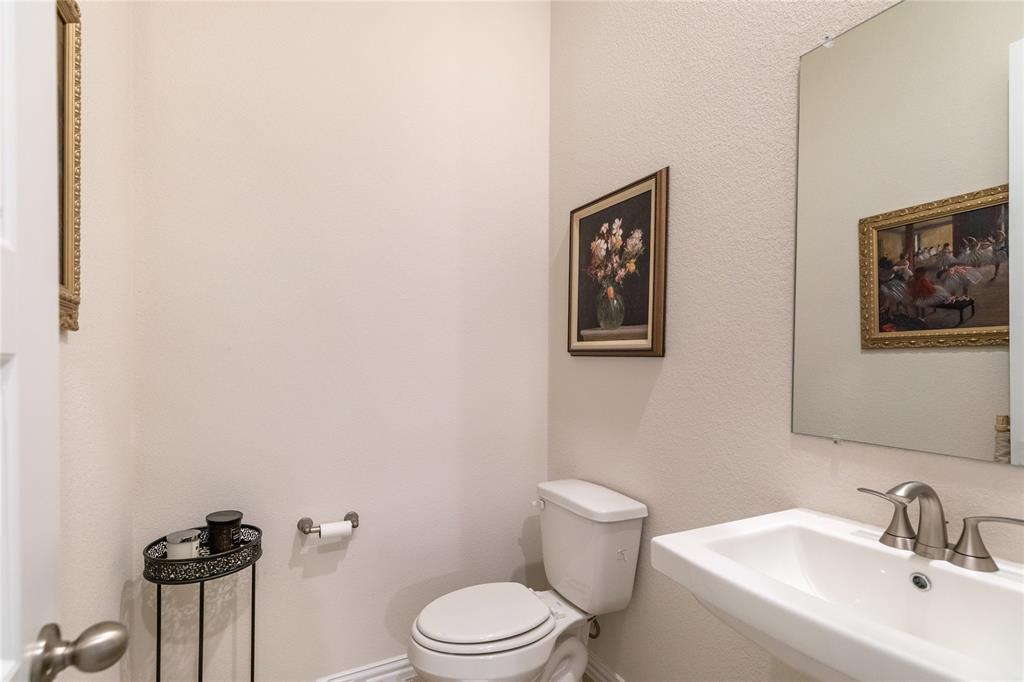 4533 Ward Street Property Photo 9