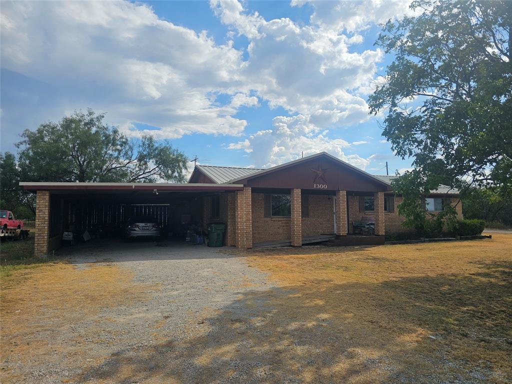 1300 Bailey Street Property Photo 2