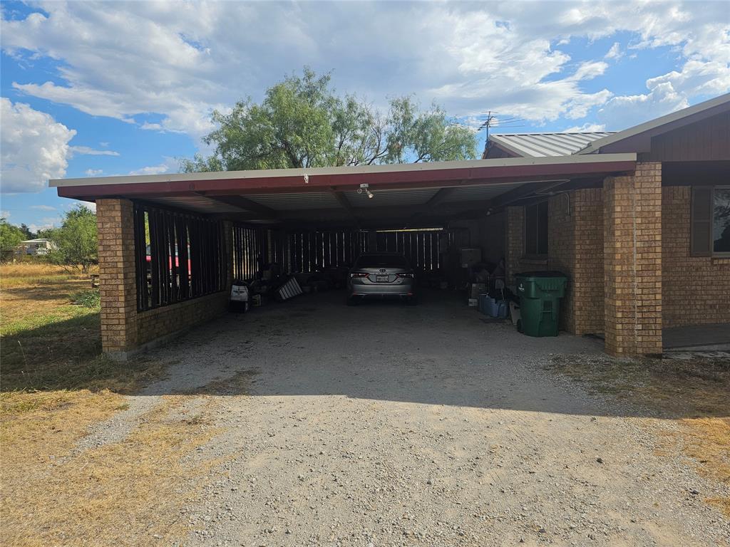 1300 Bailey Street Property Photo 4