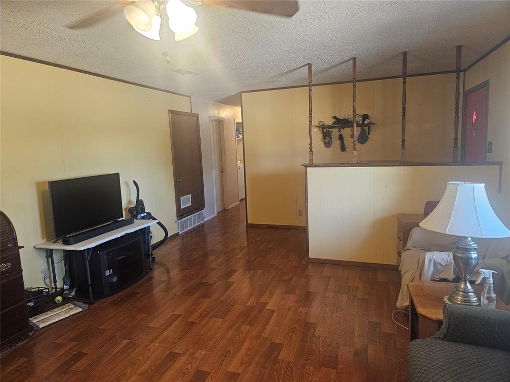 1300 Bailey Street Property Photo 11