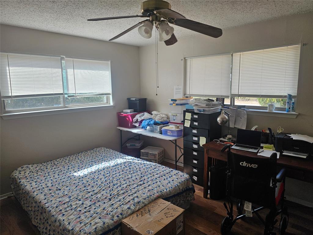 1300 Bailey Street Property Photo 17
