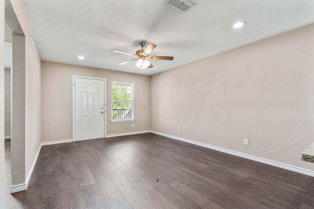 1406 Courtney Place D Property Photo 3