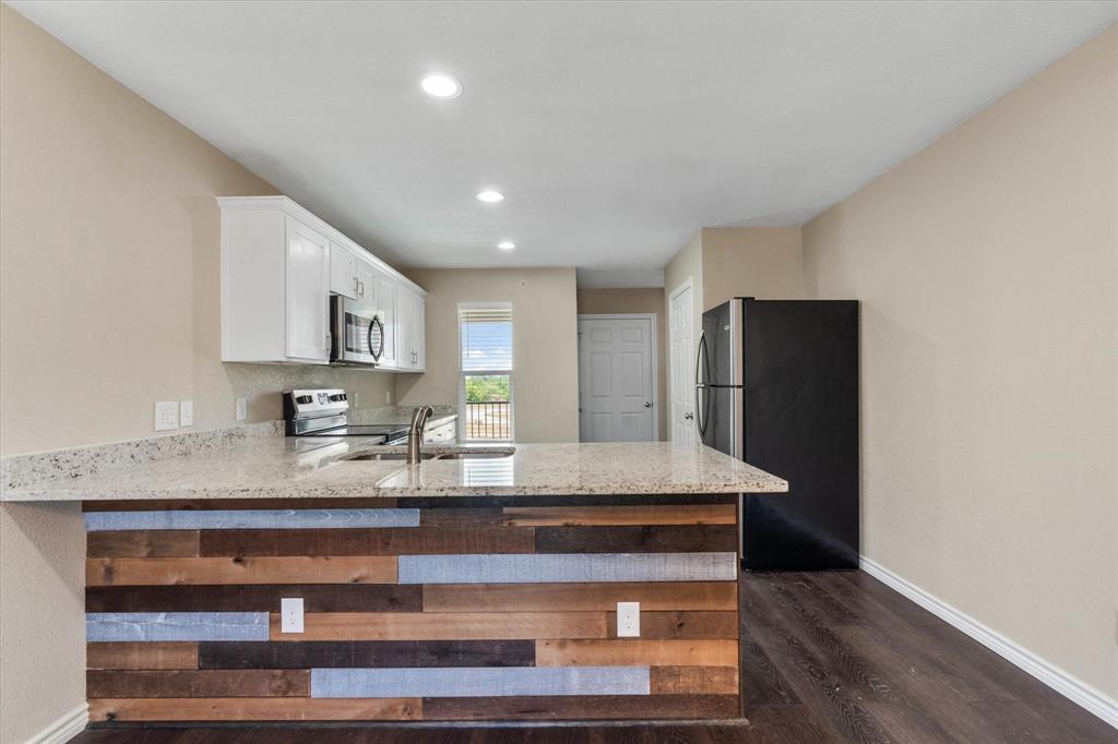 1406 Courtney Place D Property Photo 5