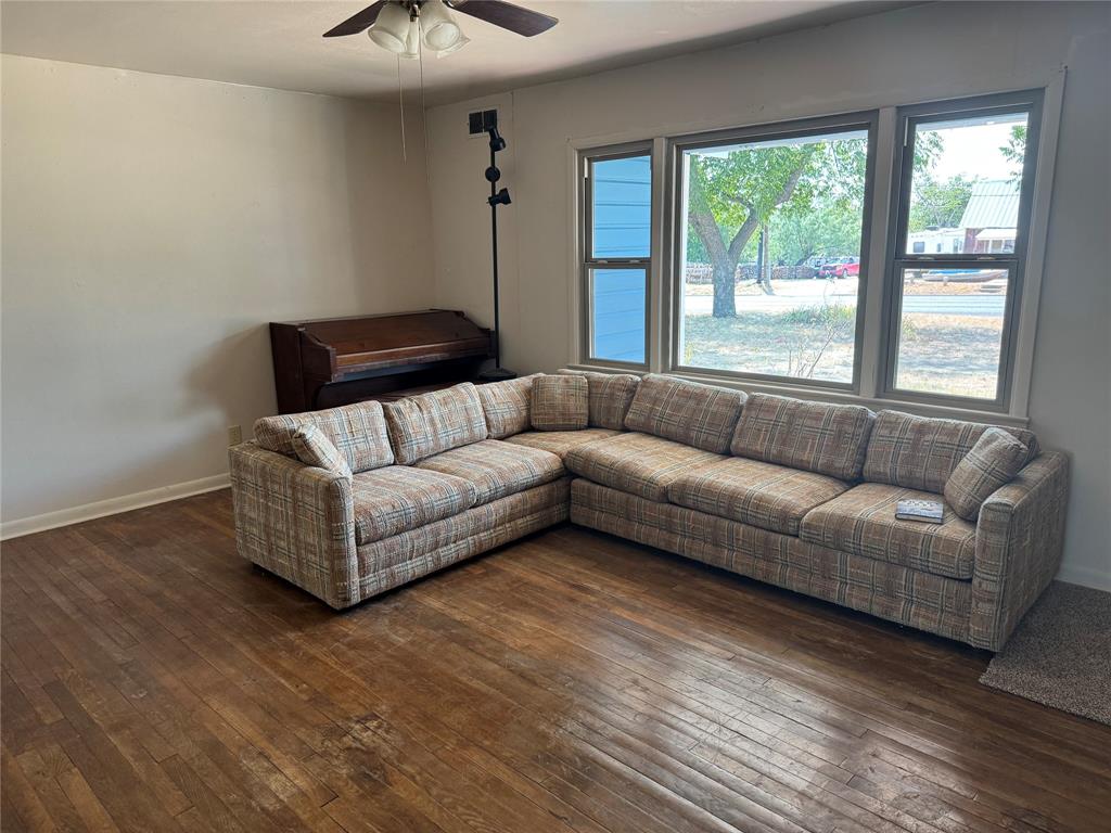 649 Cherry Street Property Photo 3