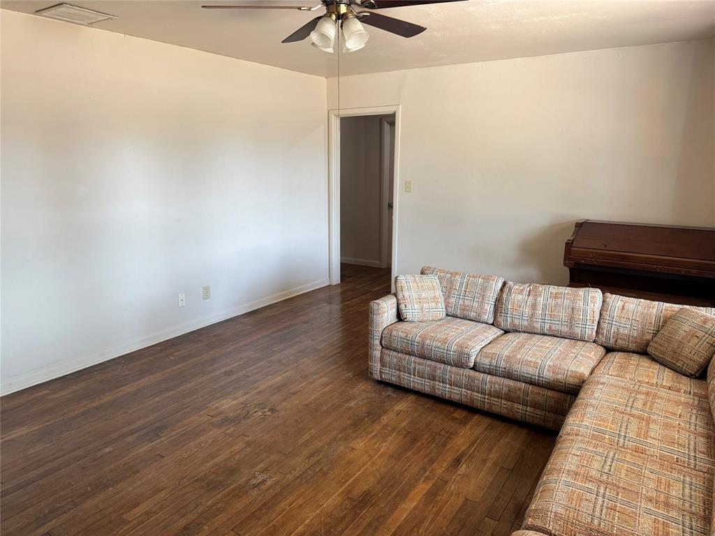 649 Cherry Street Property Photo 5