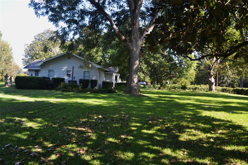 216 Louisiana Street Property Photo 3