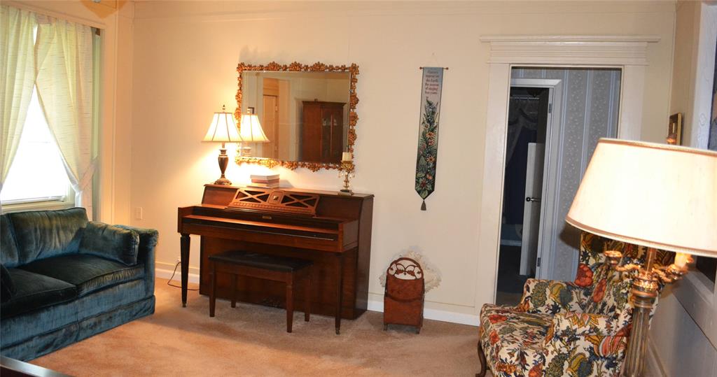 216 Louisiana Street Property Photo 10